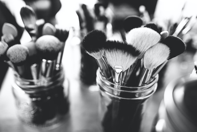 How to Clean and Maintain Your Make Up Tools