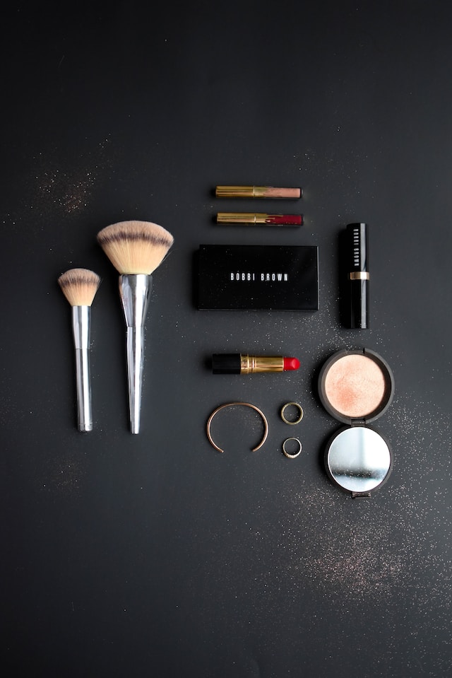 Essential Make Up Tools Every Woman Needs in Her Kit