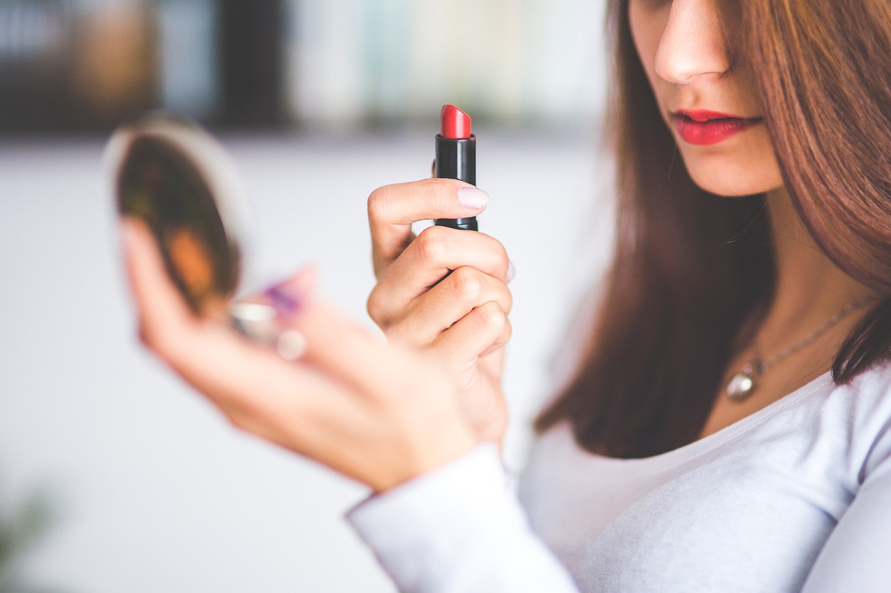 5 Essential Tips for Creating the Perfect Lip Contour